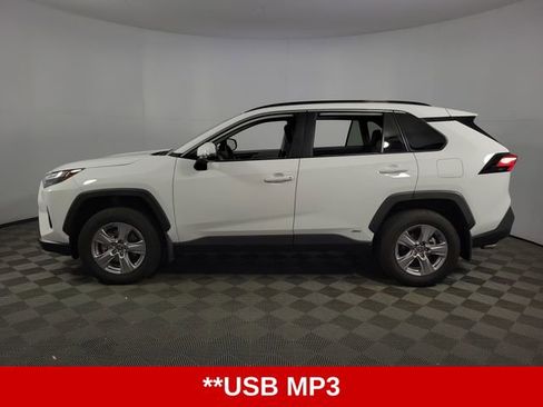 Used 2025 Toyota RAV4 XLE image 5