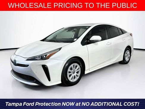 Used 2020 Toyota Prius LE FWD image 1