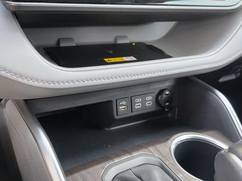 Used 2023 Toyota Highlander Limited AWD/4WD image 24