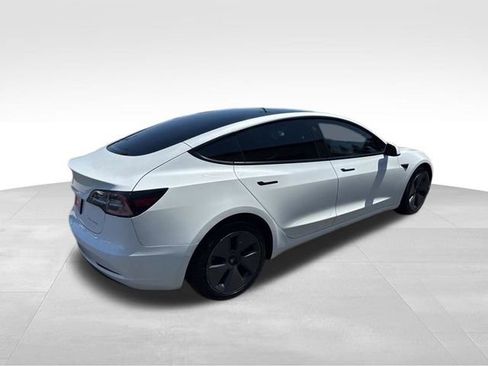 Used 2022 Tesla Model 3 Long Range AWD/4WD image 3