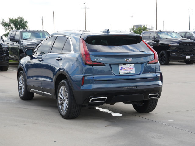 Used 2025 Cadillac XT4 Premium Luxury w/ Cold Weather Package FWD image 15