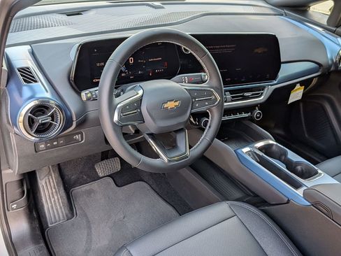 New 2026 Chevrolet Equinox EV LT image 9