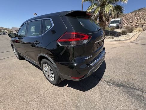 Used 2018 Nissan Rogue S AWD/4WD image 3