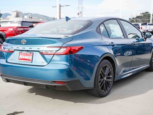 New 2026 Toyota Camry SE image 11