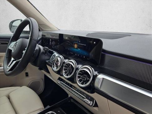 Certified 2022 Mercedes-Benz GLB 250 image 19