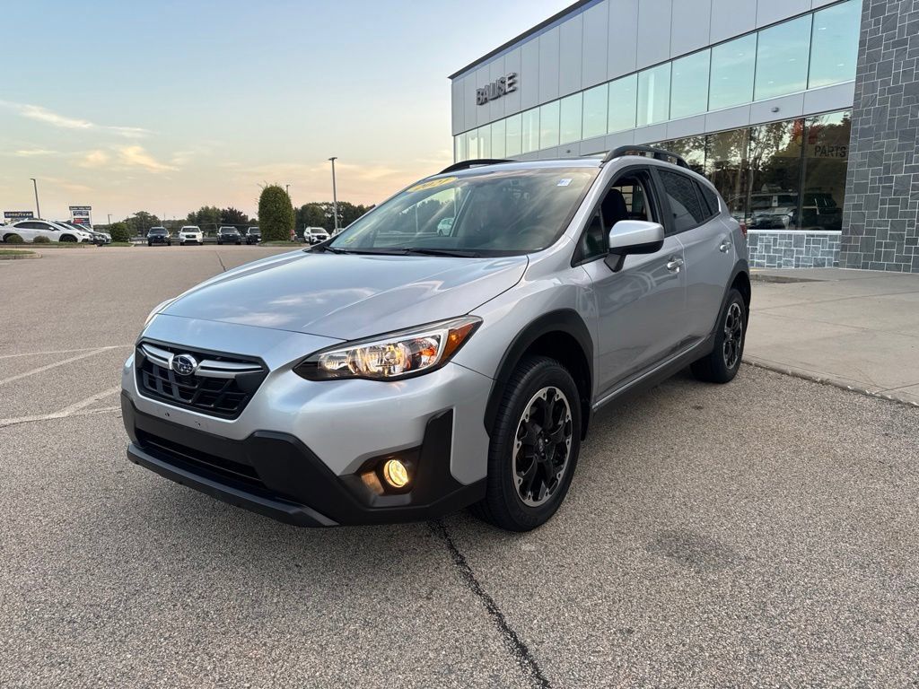 Used 2021 Subaru Crosstrek 2.0i Premium w/ Moonroof Package AWD/4WD image 4