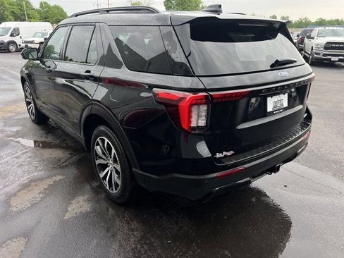 Used 2025 Ford Explorer ST-Line AWD/4WD image 3