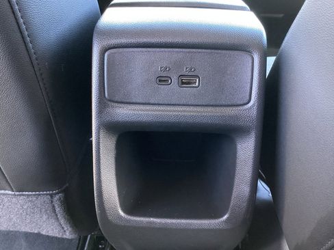 Used 2025 Chevrolet Trax LT w/ LT Convenience Package image 28