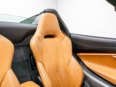 Used 2019 McLaren 720S Luxury RWD image 22