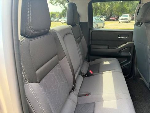 Used 2025 Nissan Frontier SV RWD image 17