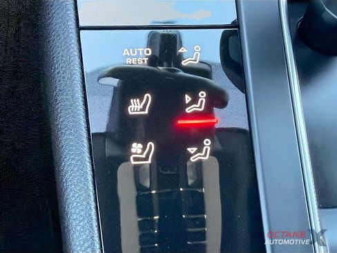 Used 2022 Porsche Macan S AWD/4WD image 21