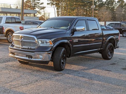 Used 2015 RAM 1500 Laramie w/ Convenience Group image 4