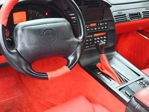 Used 1994 Chevrolet Corvette Coupe RWD image 7