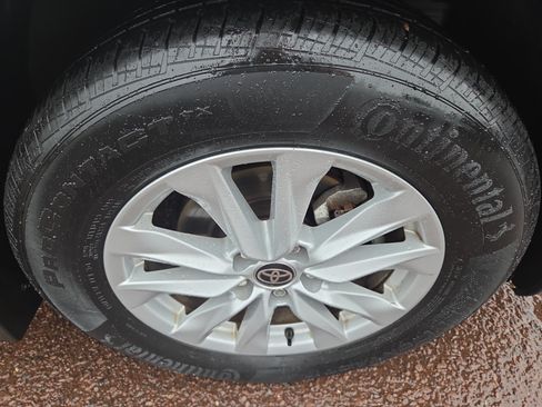 Certified 2023 Toyota Corolla Cross LE AWD/4WD image 9