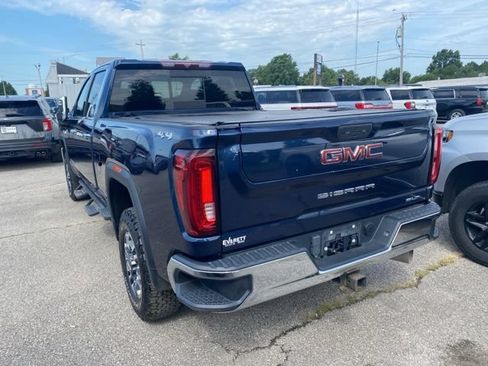 Used 2022 GMC Sierra 2500 SLT w/ SLT Convenience Package AWD/4WD image 4