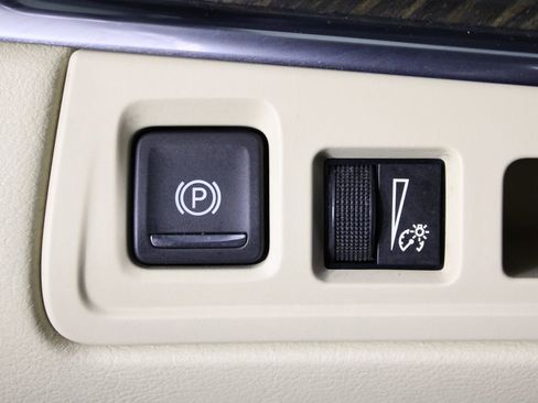 Used 2019 Cadillac XT5 FWD image 23