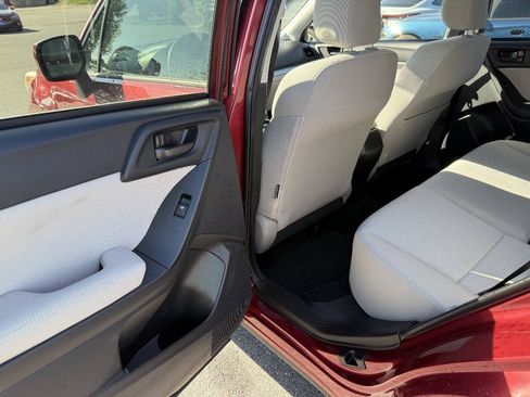 Used 2015 Subaru Forester 2.5i Premium w/ All-Weather Package AWD/4WD image 16
