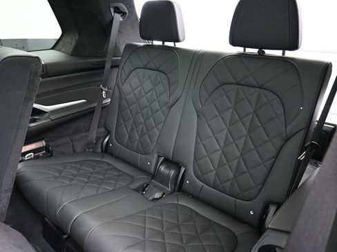 Used 2025 BMW X7 xDrive40i image 17