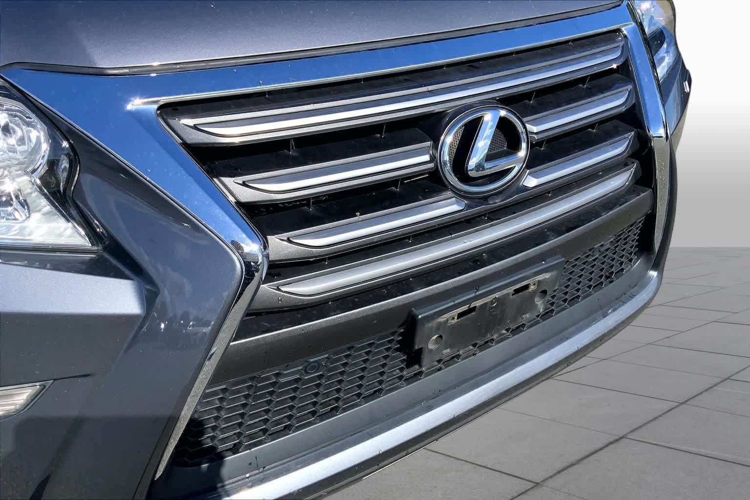 Used 2017 Lexus GX 460 Premium w/ Premium Package AWD/4WD image 30