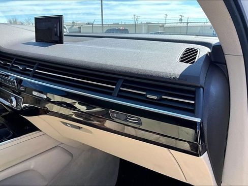 Used 2017 Audi Q7 3.0T Prestige image 20