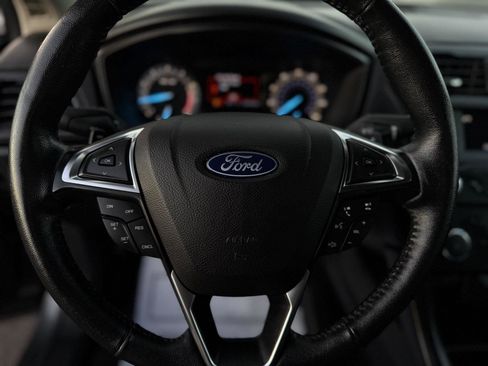 Used 2018 Ford Fusion SE w/ Equipment Group 201A image 11