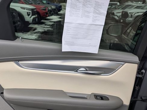 Used 2021 Cadillac XT5 Premium Luxury image 14