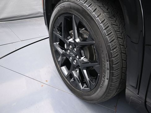Used 2024 Chevrolet Traverse RS FWD image 42