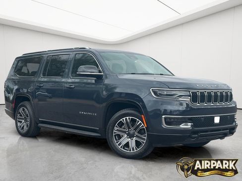 New 2024 Jeep Wagoneer L 4WD w/ HD Trailer Tow Package image 2