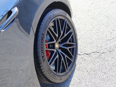 Certified 2024 Porsche Macan GTS image 37