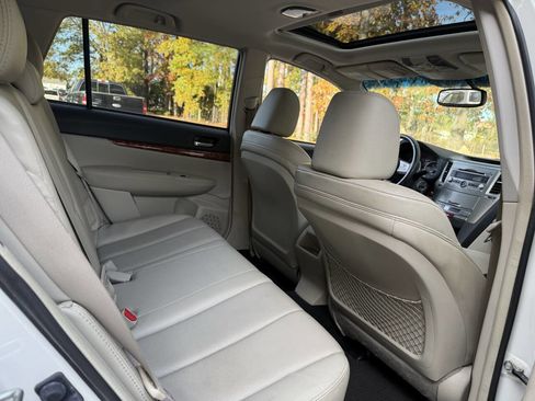 Used 2011 Subaru Outback 2.5i Limited w/ PWR Moonroof Pkg image 25