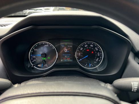 Used 2021 Toyota RAV4 LE AWD/4WD image 18