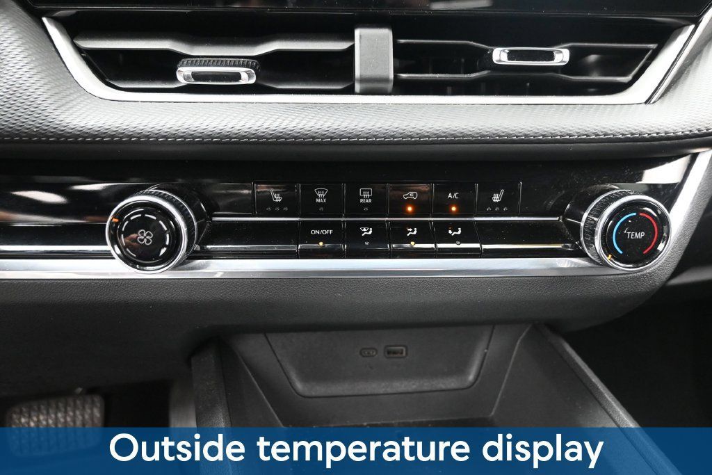 Used 2025 Chevrolet Equinox LT w/ Safety and Technology Package FWD image 21