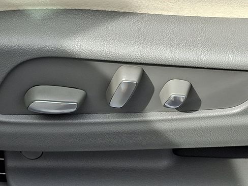 Certified 2023 Cadillac XT6 Premium Luxury w/ Technology Package image 17