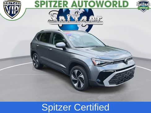 Used 2025 Volkswagen Taos SE w/ Panoramic Sunroof Package AWD/4WD image 2
