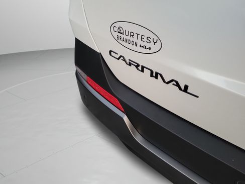 New 2027 Kia Carnival SX Prestige FWD image 32