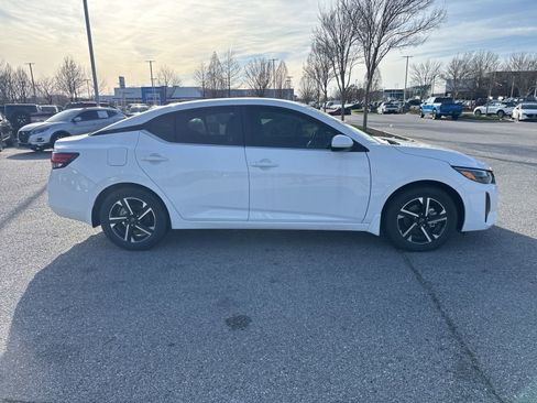 Used 2025 Nissan Sentra SV w/ All-Weather Package image 4