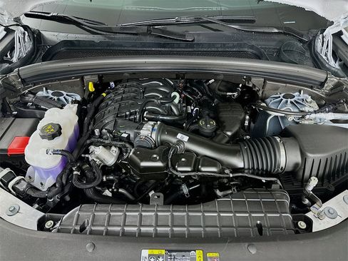 New 2025 Jeep Grand Cherokee Limited w/ Black Appearance Package image 18