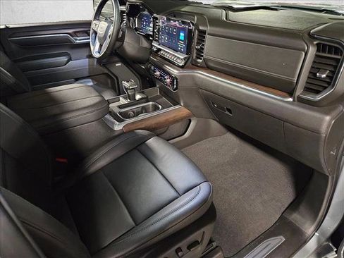 Used 2024 GMC Sierra 1500 SLT image 18