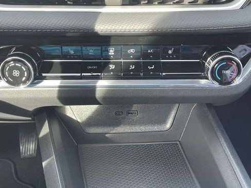 New 2026 Chevrolet Equinox LT image 24