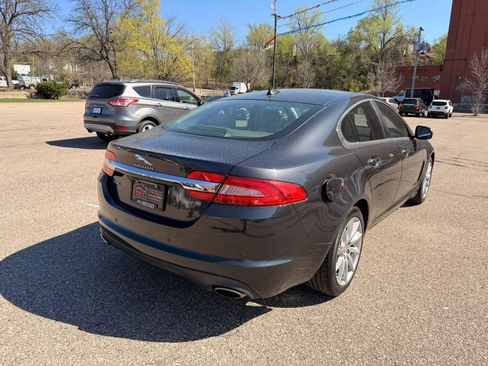 Used 2015 Jaguar XF Premium RWD image 6