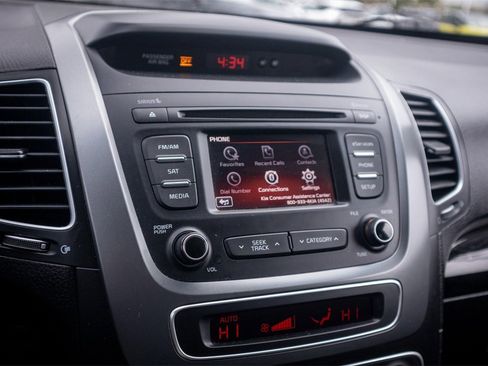 Used 2015 Kia Sorento EX image 17