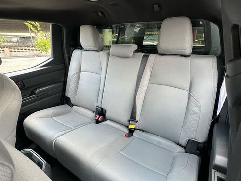 Certified 2024 Toyota Tacoma SR5 AWD/4WD image 25