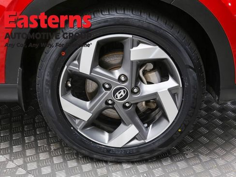 Used 2023 Hyundai Venue Limited image 33