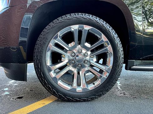 Used 2018 GMC Yukon XL SLT w/ Premium Edition image 10