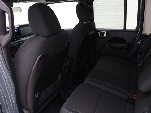 Used 2025 Jeep Wrangler Unlimited Rubicon 4xe w/ Convenience Group image 10