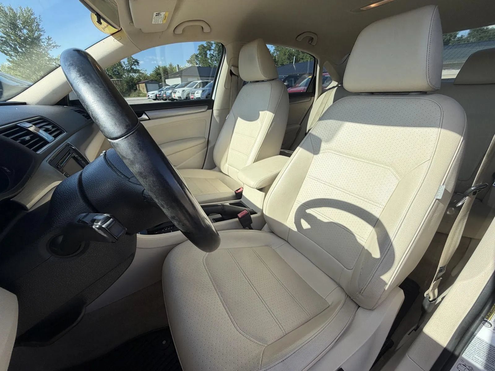 Used 2015 Volkswagen Passat 1.8T SE FWD image 13