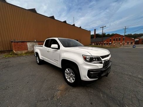 Used 2022 Chevrolet Colorado LT w/ Fleet Safety Package AWD/4WD image 3