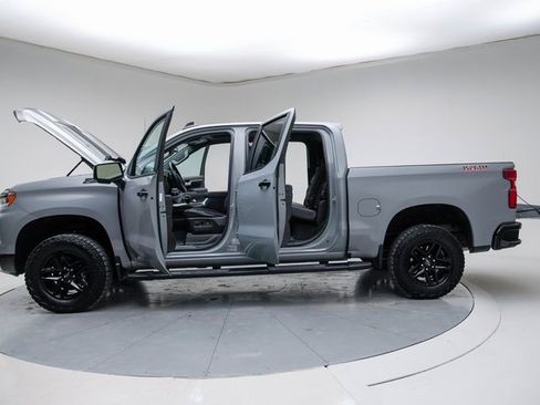 Used 2024 Chevrolet Silverado 1500 LT Trail Boss w/ Convenience Package II image 17