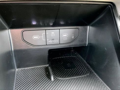 Certified 2025 Kia Sorento S w/ Panoramic Sunroof Package image 33