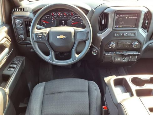 Used 2023 Chevrolet Silverado 1500 Custom image 3